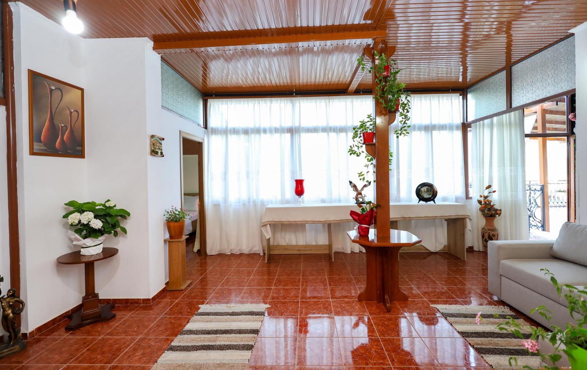 Vila Spahiu Berat Luaran gambar
